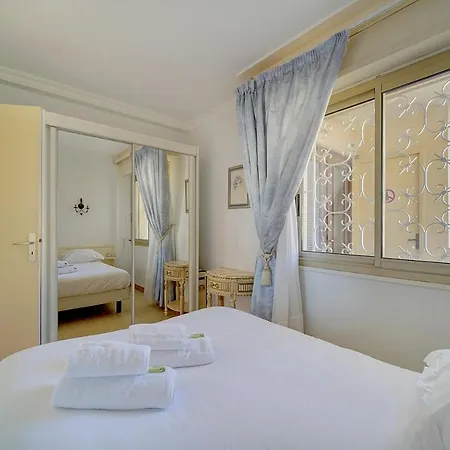 Apartment Immogroom- Sea View - Center- Ac- Front Of The Beaches